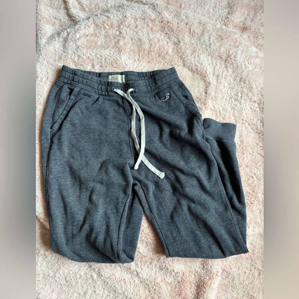 grey hollister sweatpants